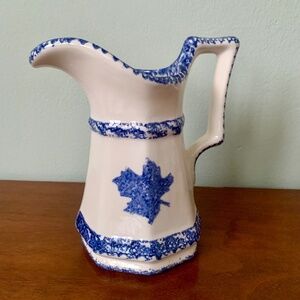 Hudsonware Vermont Maple Leaf Pitcher 6"